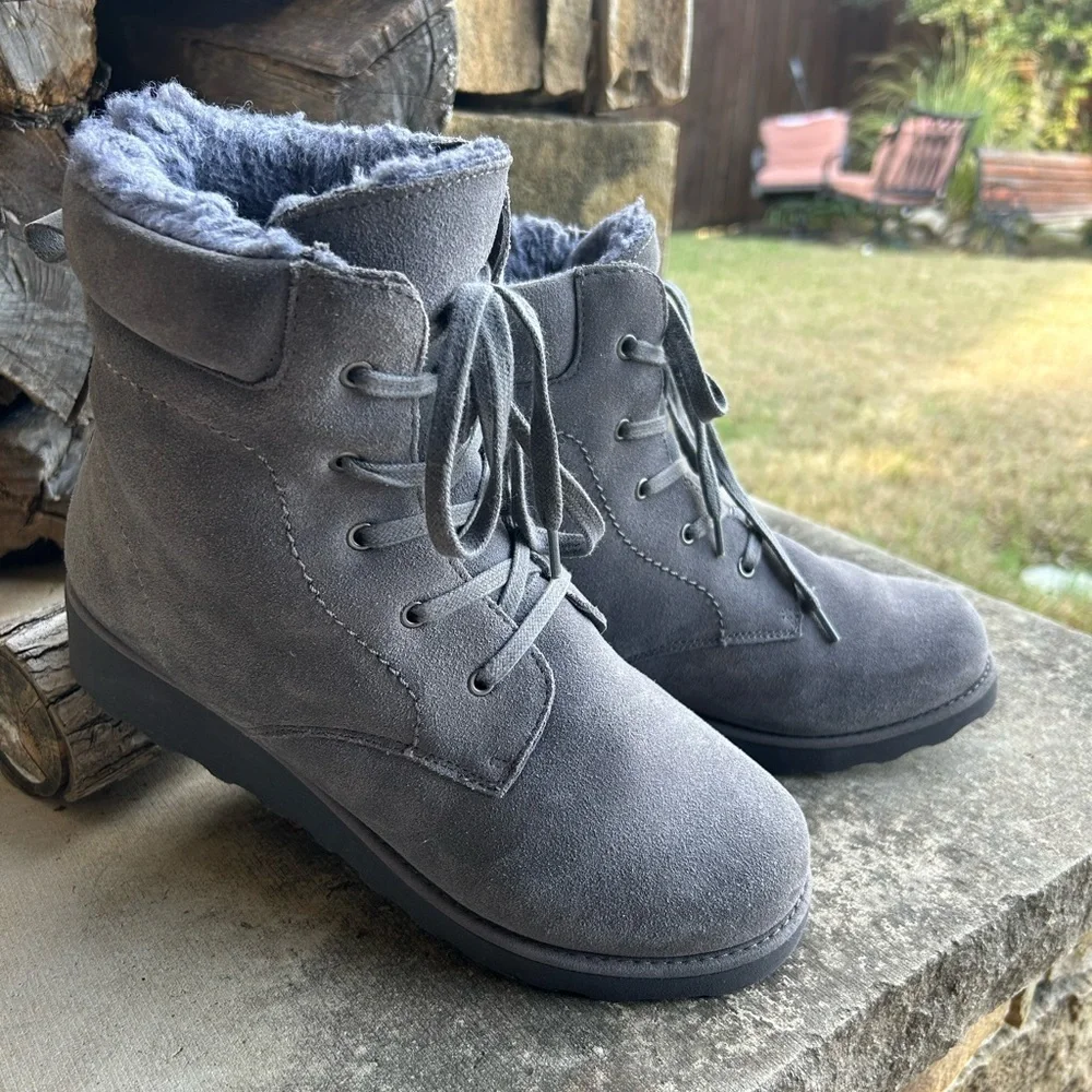 BEARPAW Phoebe Suede Sheepskin lace up hiker Grey Winter Boots Sz-10.  LocB‎